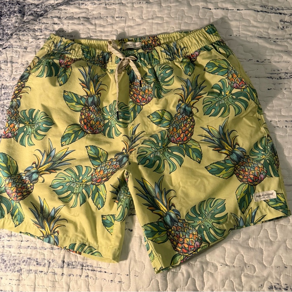 Tropical Pineapple Print Men's Swim Shorts
